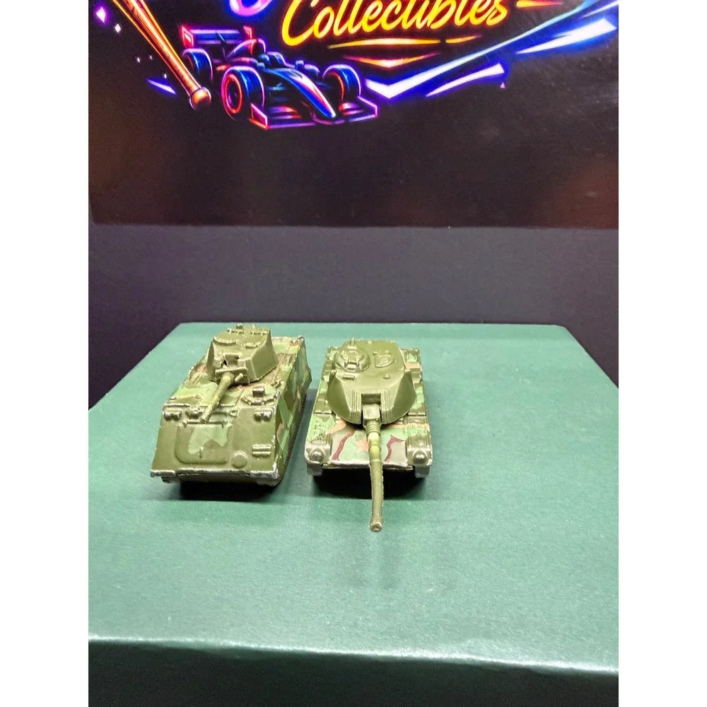 Vintage Hot Wheels Military Tank Set 1974 Gun Bucket 1983 Battle Tank Camo